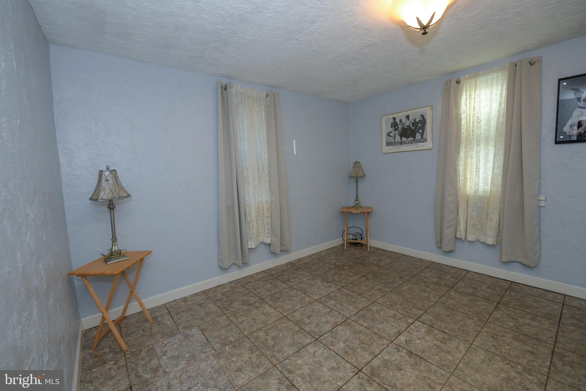 BRIDESBURG - Residential