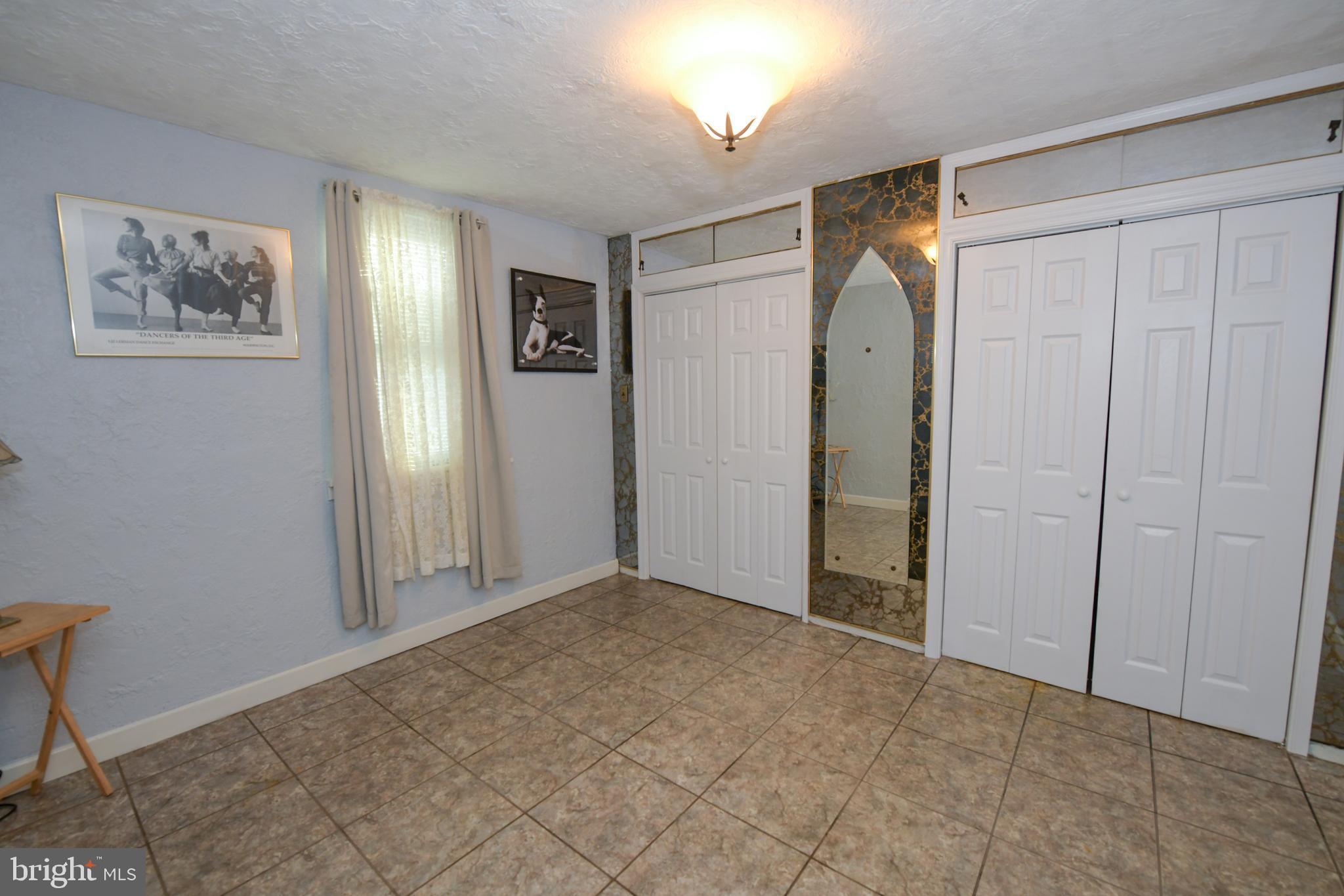 BRIDESBURG - Residential