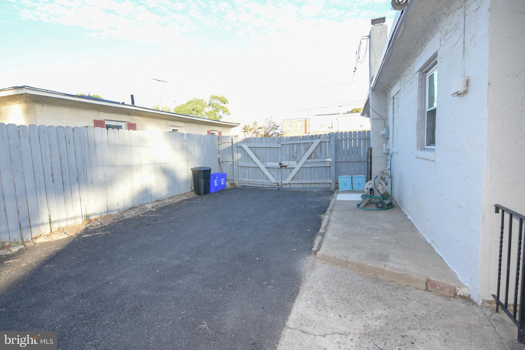 BRIDESBURG - Residential