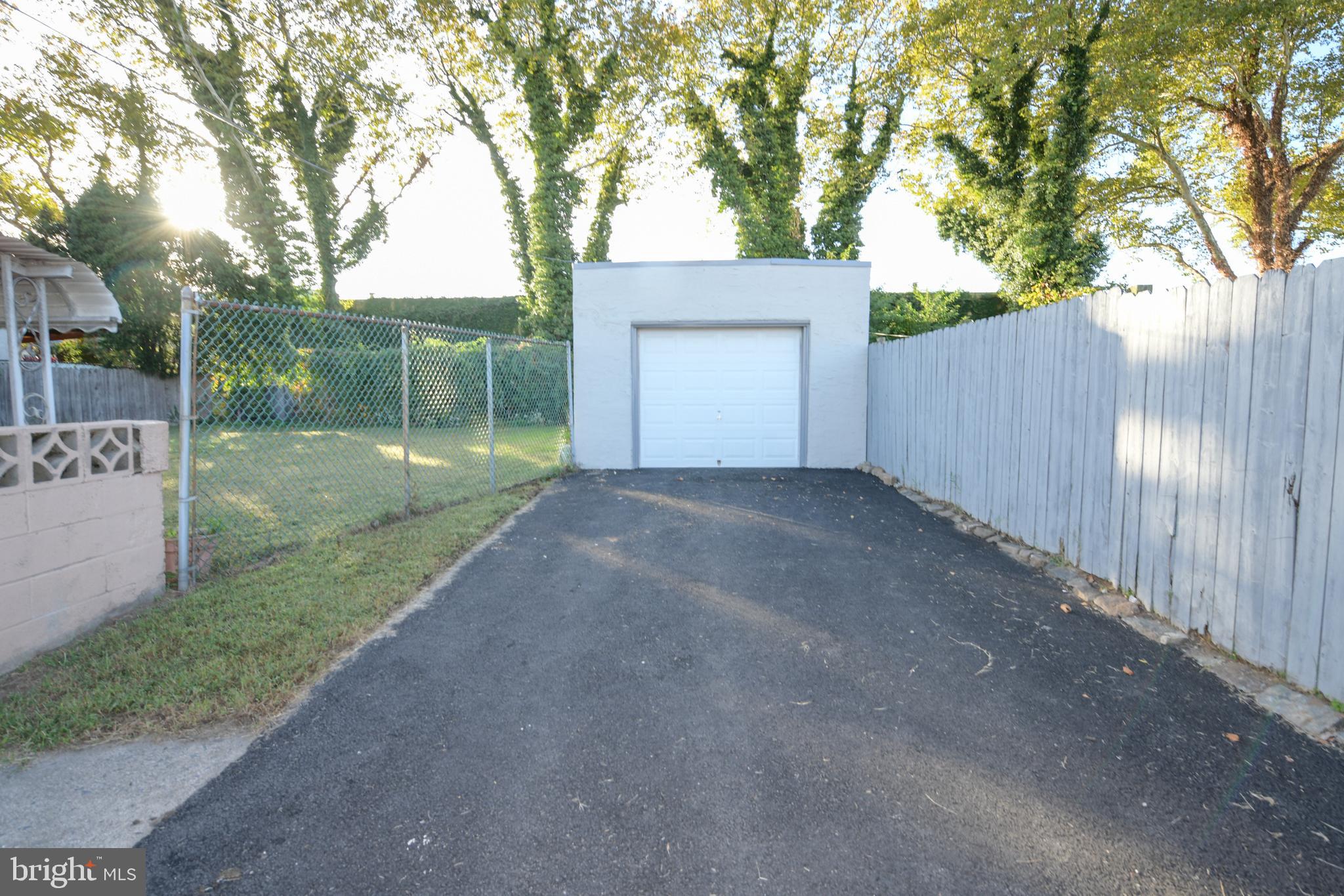 BRIDESBURG - Residential