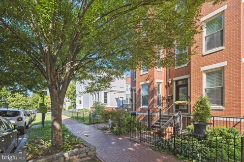 206 D Street SE, Washington, DC 20003 - MLS#: DCDC2153960