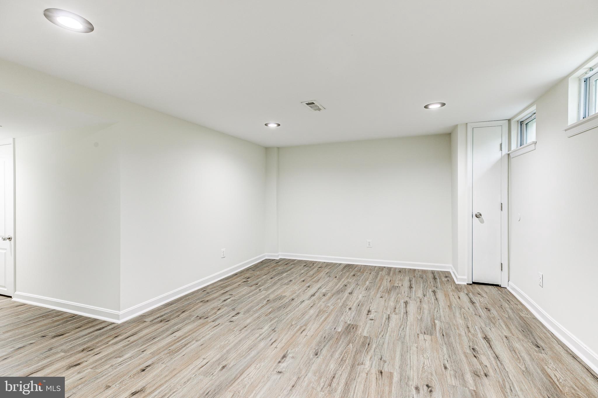 GLEN OAKS - Residential