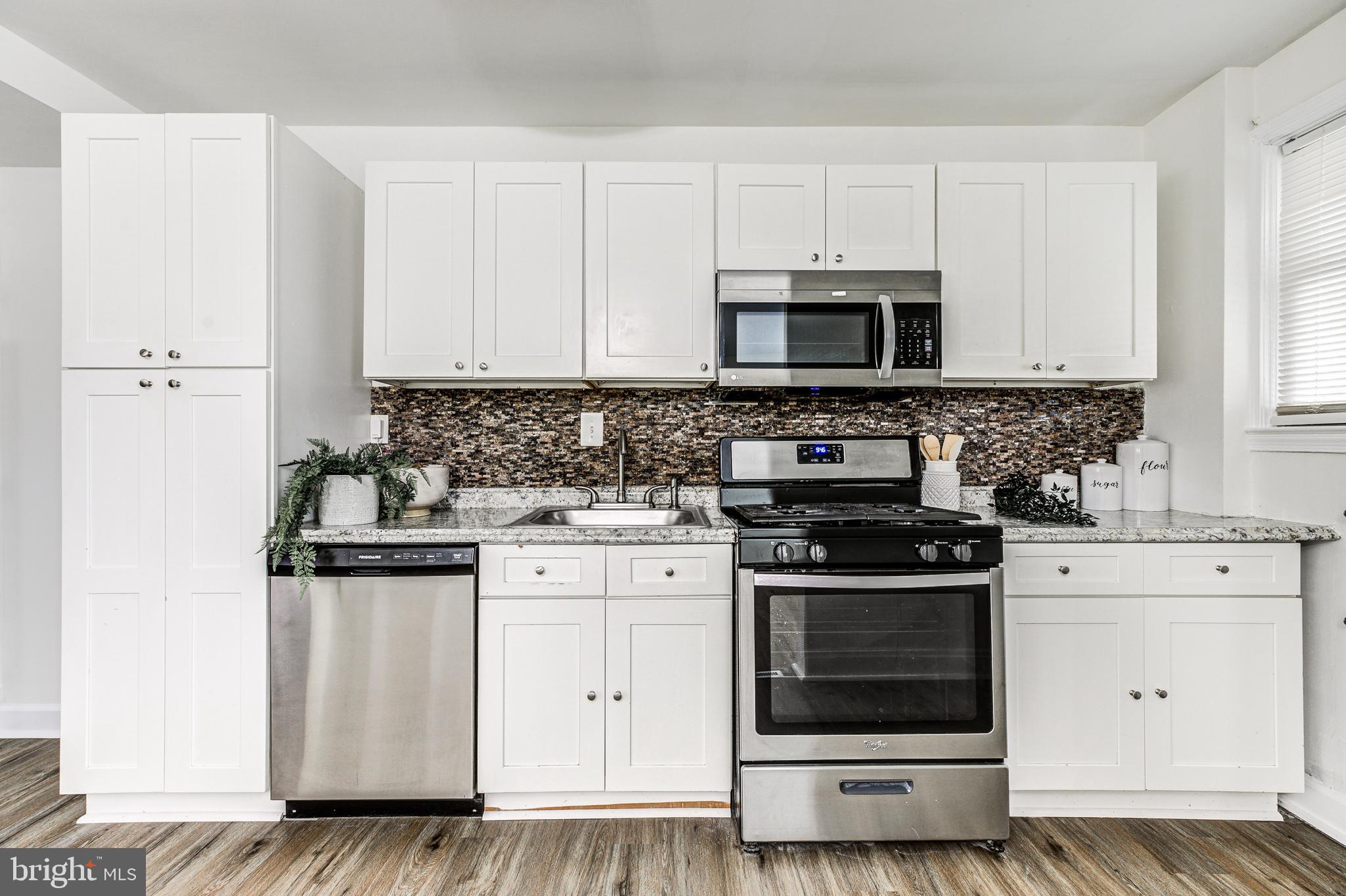 GLEN OAKS - Residential