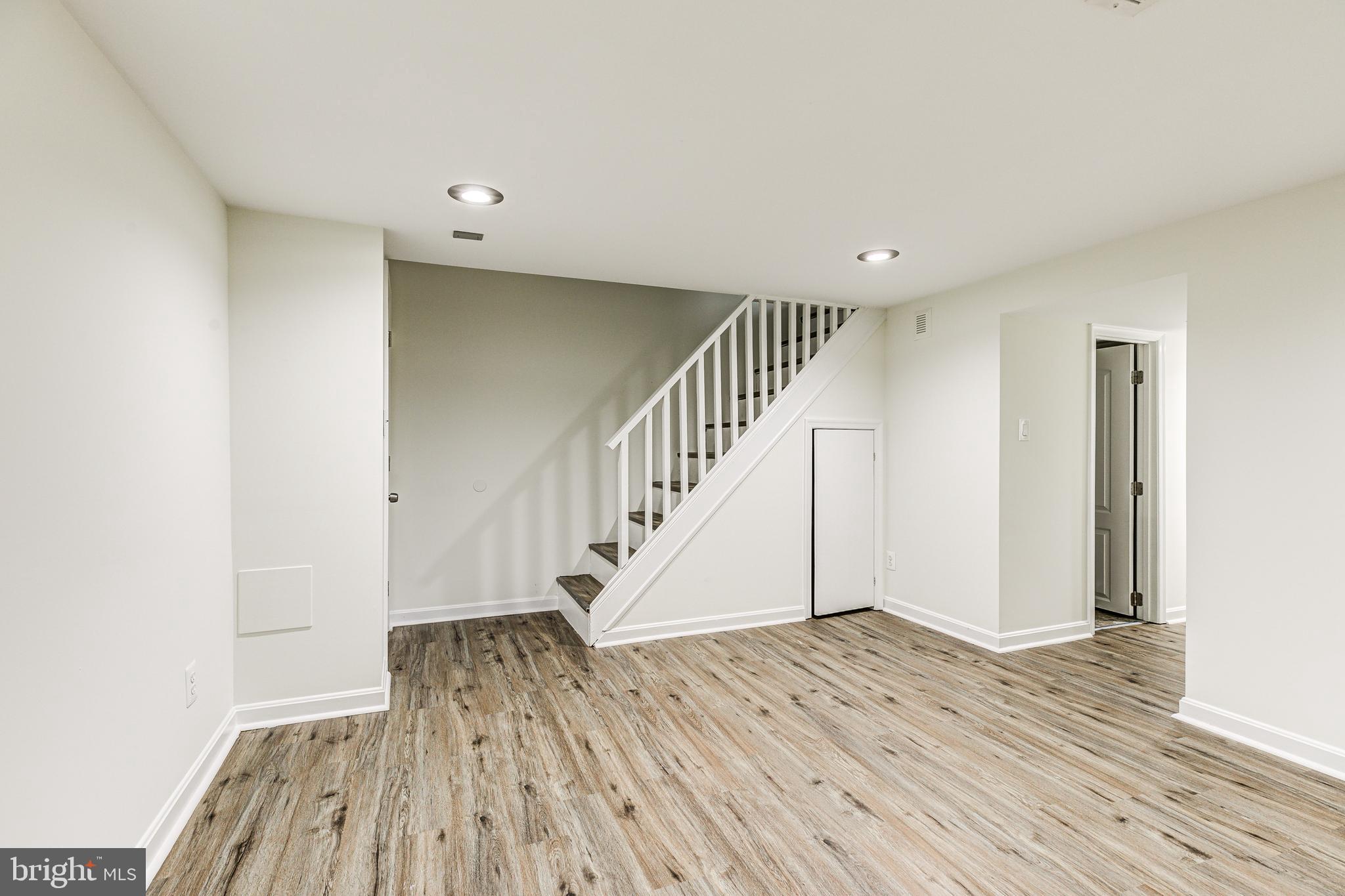 GLEN OAKS - Residential