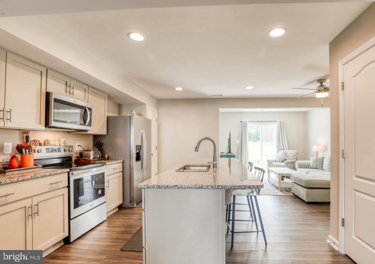 WHISPERING PINES - Residential Lease