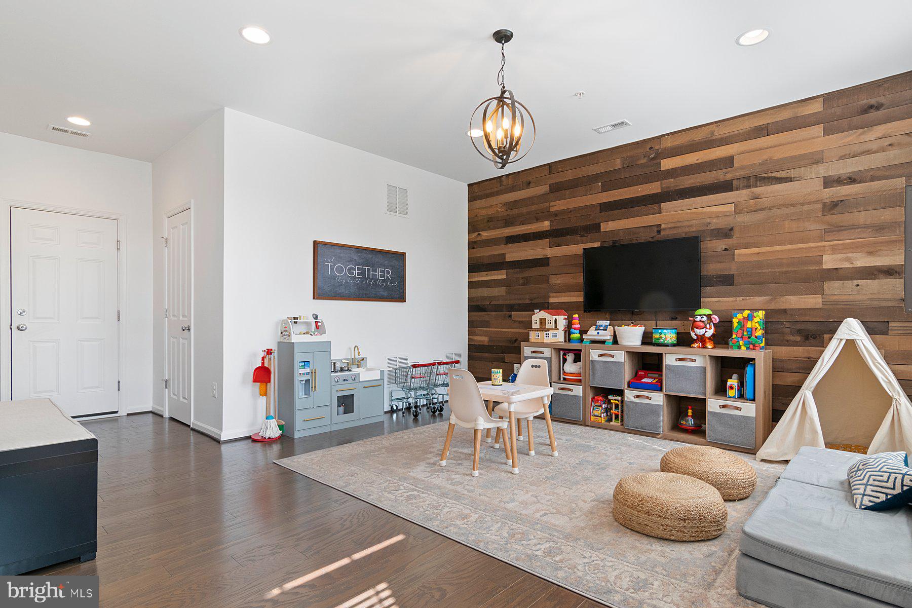 4405 WEALD PLACE