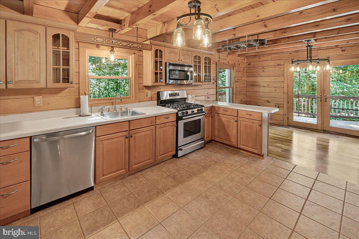 SUGARLOAF ESTATES - Residential