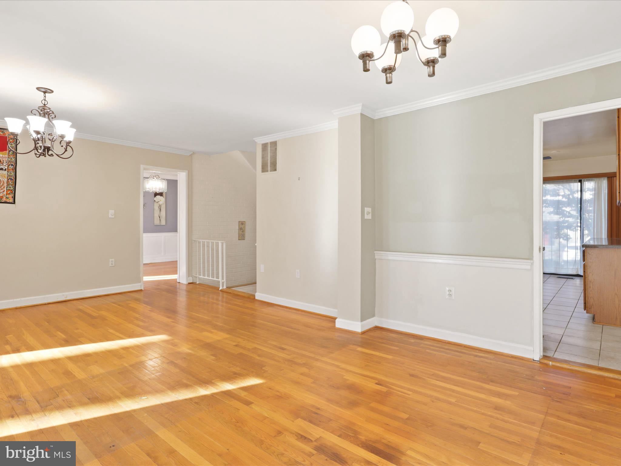 AMERICANA FAIRFAX - Residential