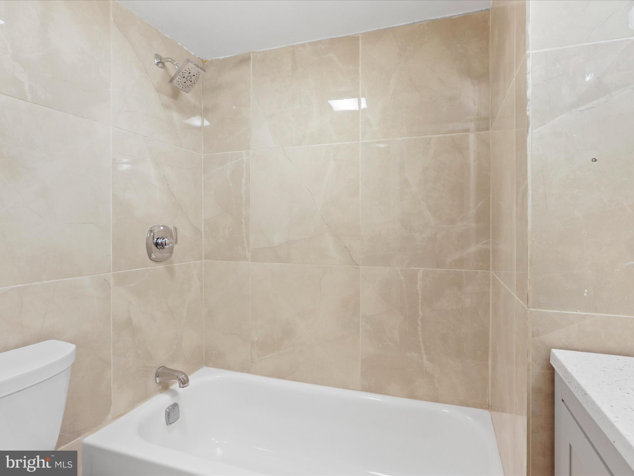 AMERICANA FAIRFAX - Residential