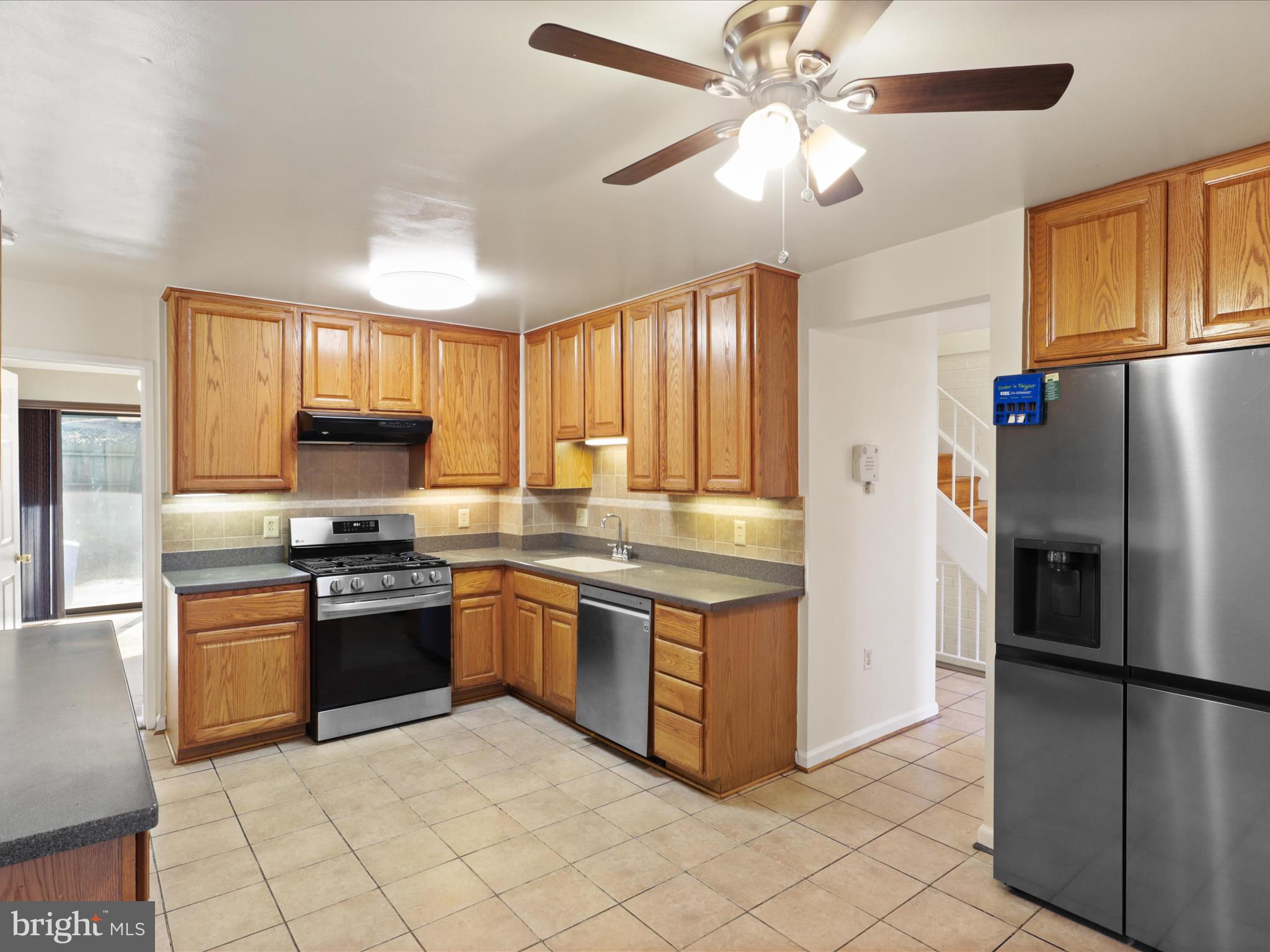 AMERICANA FAIRFAX - Residential