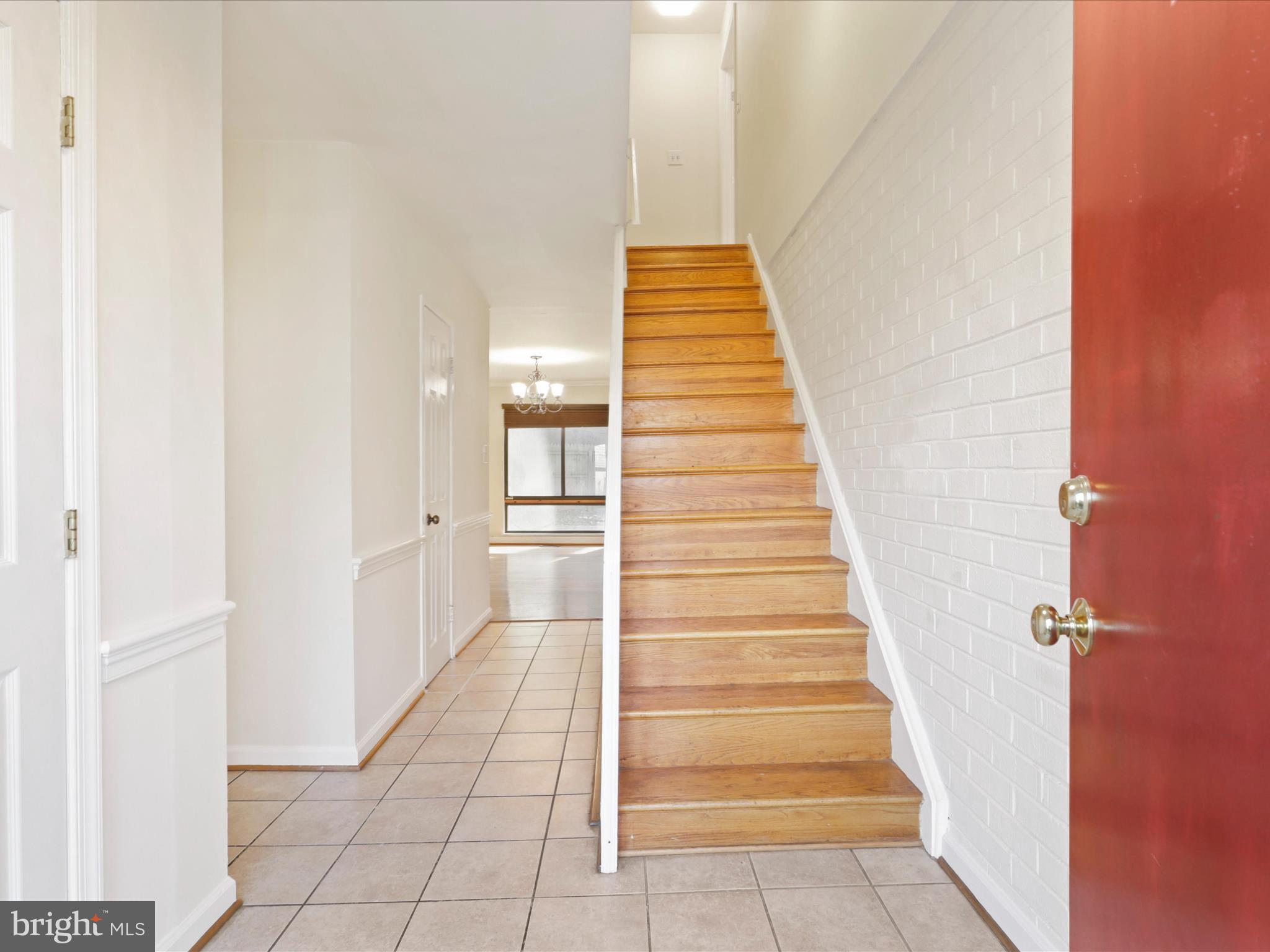 AMERICANA FAIRFAX - Residential