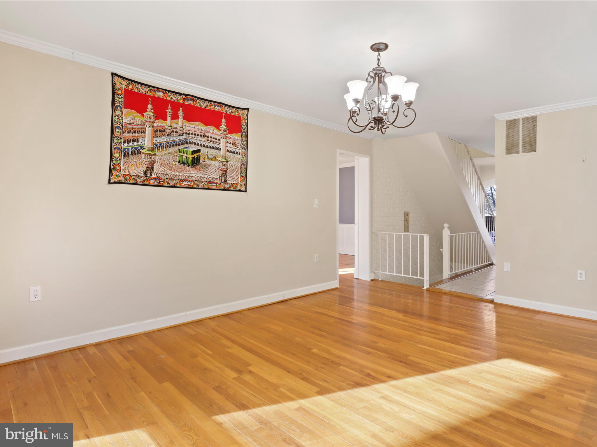 AMERICANA FAIRFAX - Residential