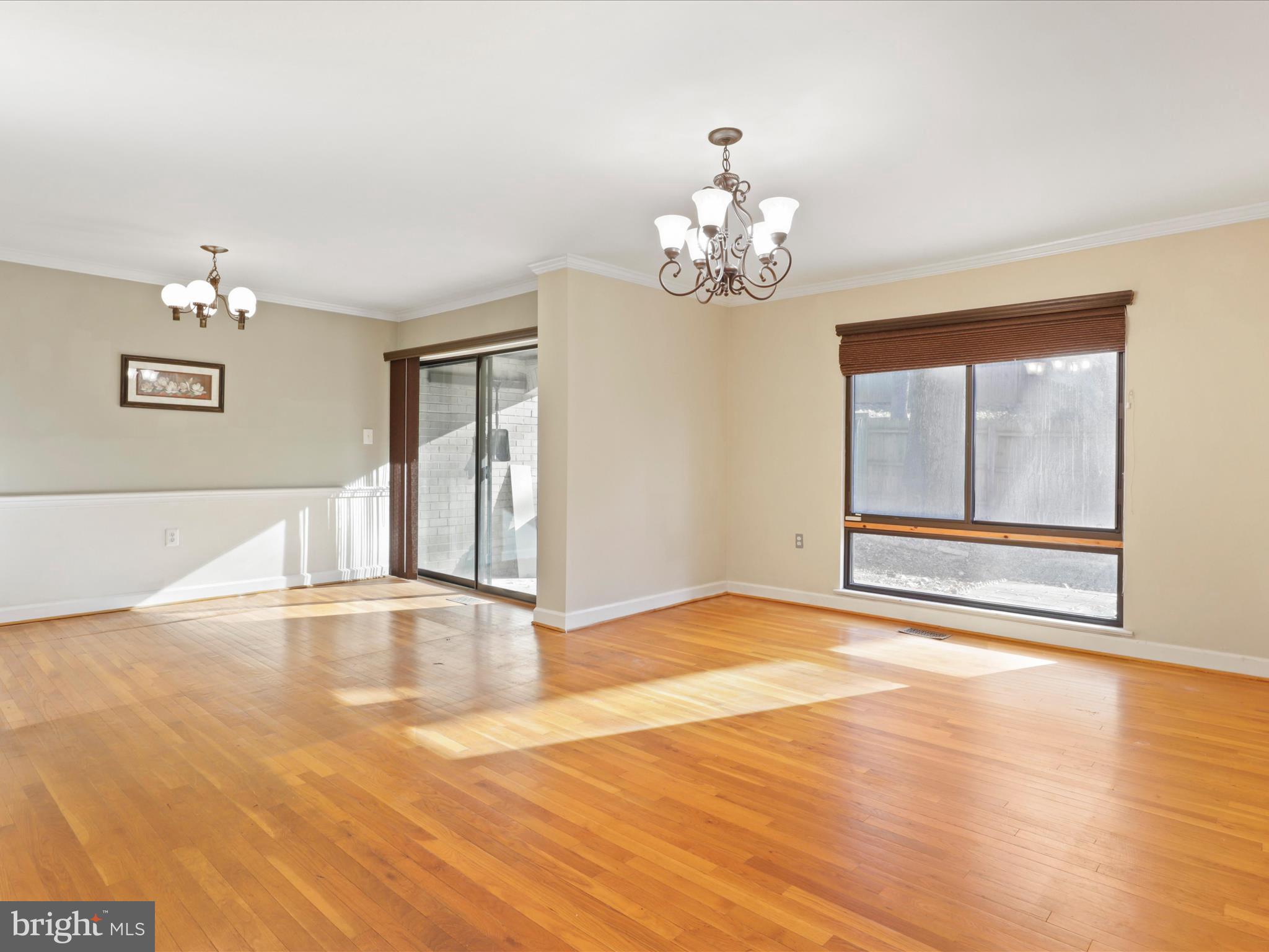 AMERICANA FAIRFAX - Residential