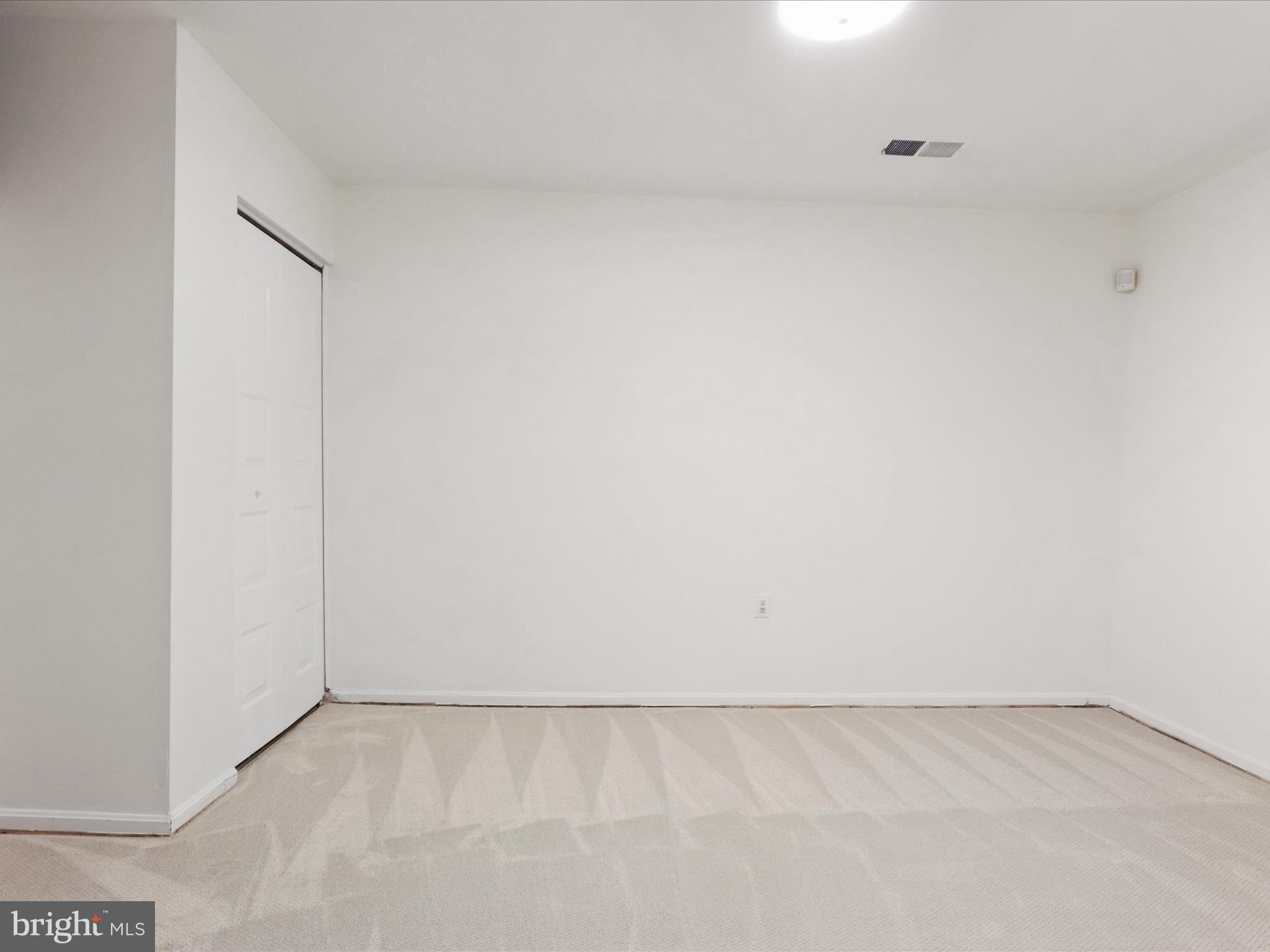 AMERICANA FAIRFAX - Residential