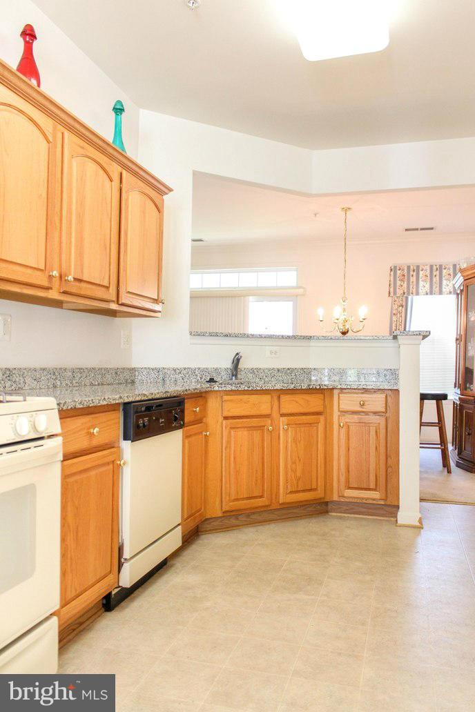 CAMERON GROVE CONDO VIII - Residential