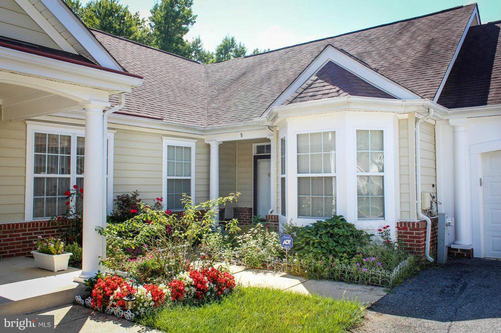 CAMERON GROVE CONDO VIII - Residential