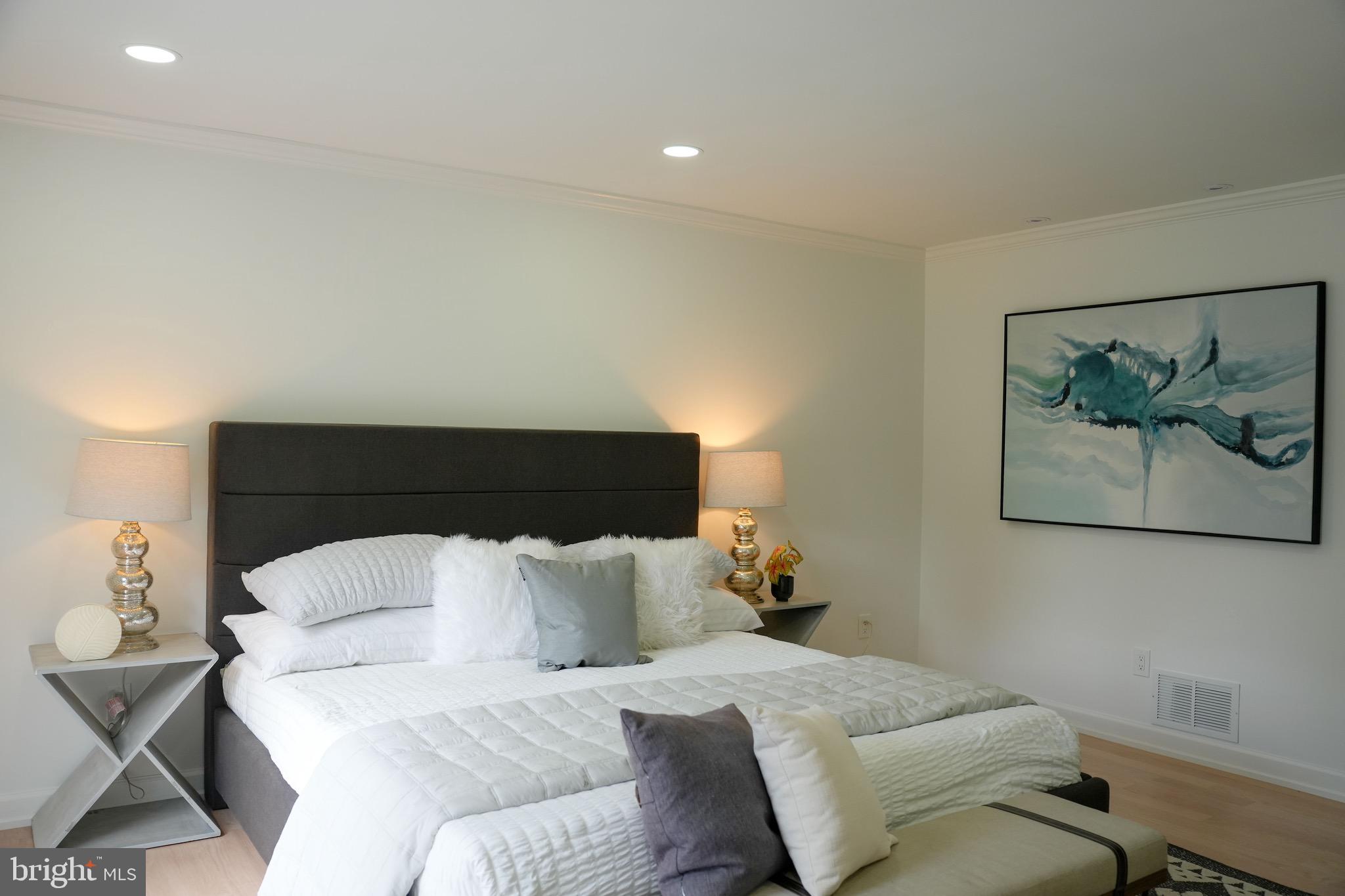 WEST GATE VIL - Residential