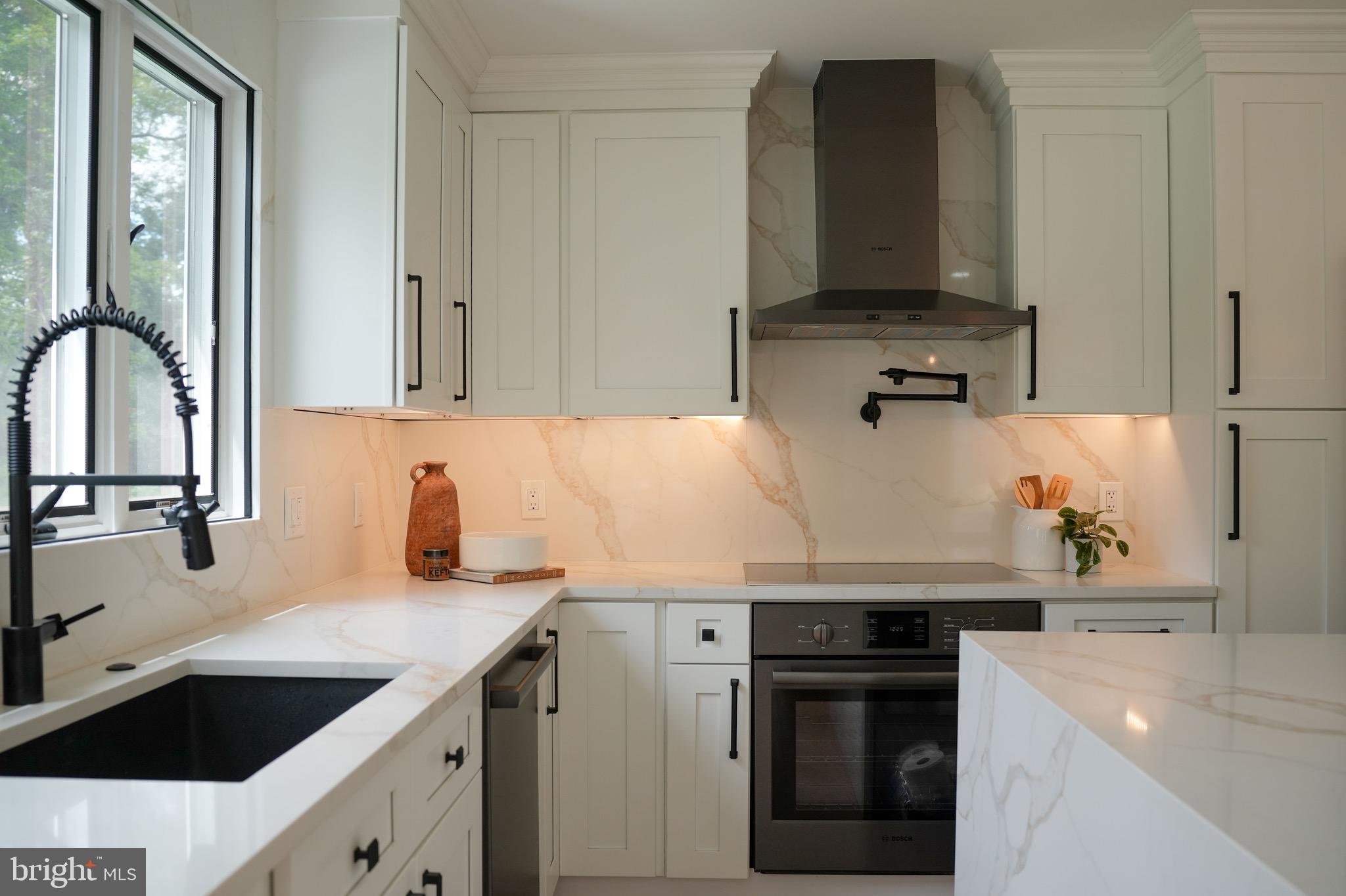 WEST GATE VIL - Residential