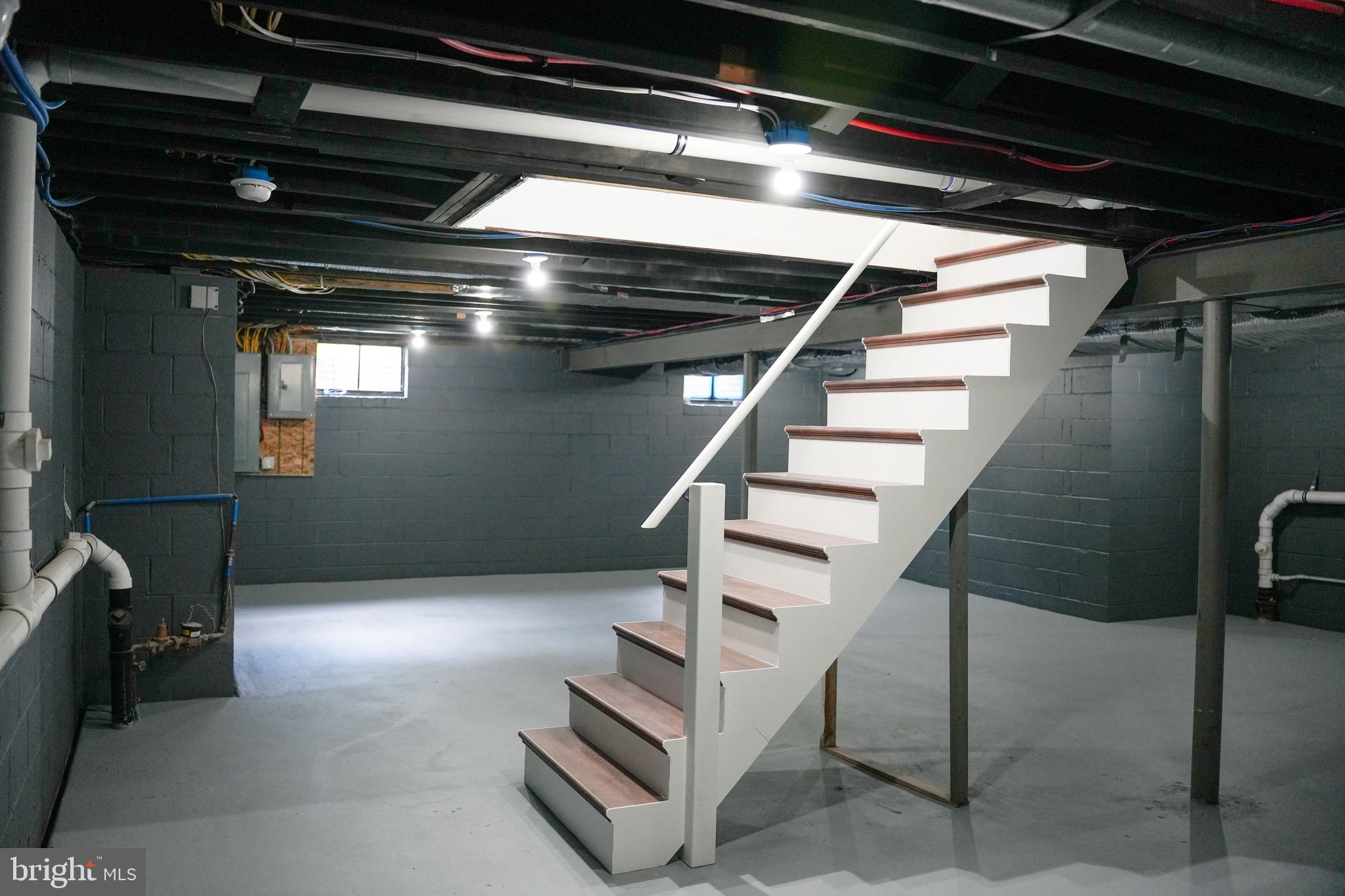 WEST GATE VIL - Residential