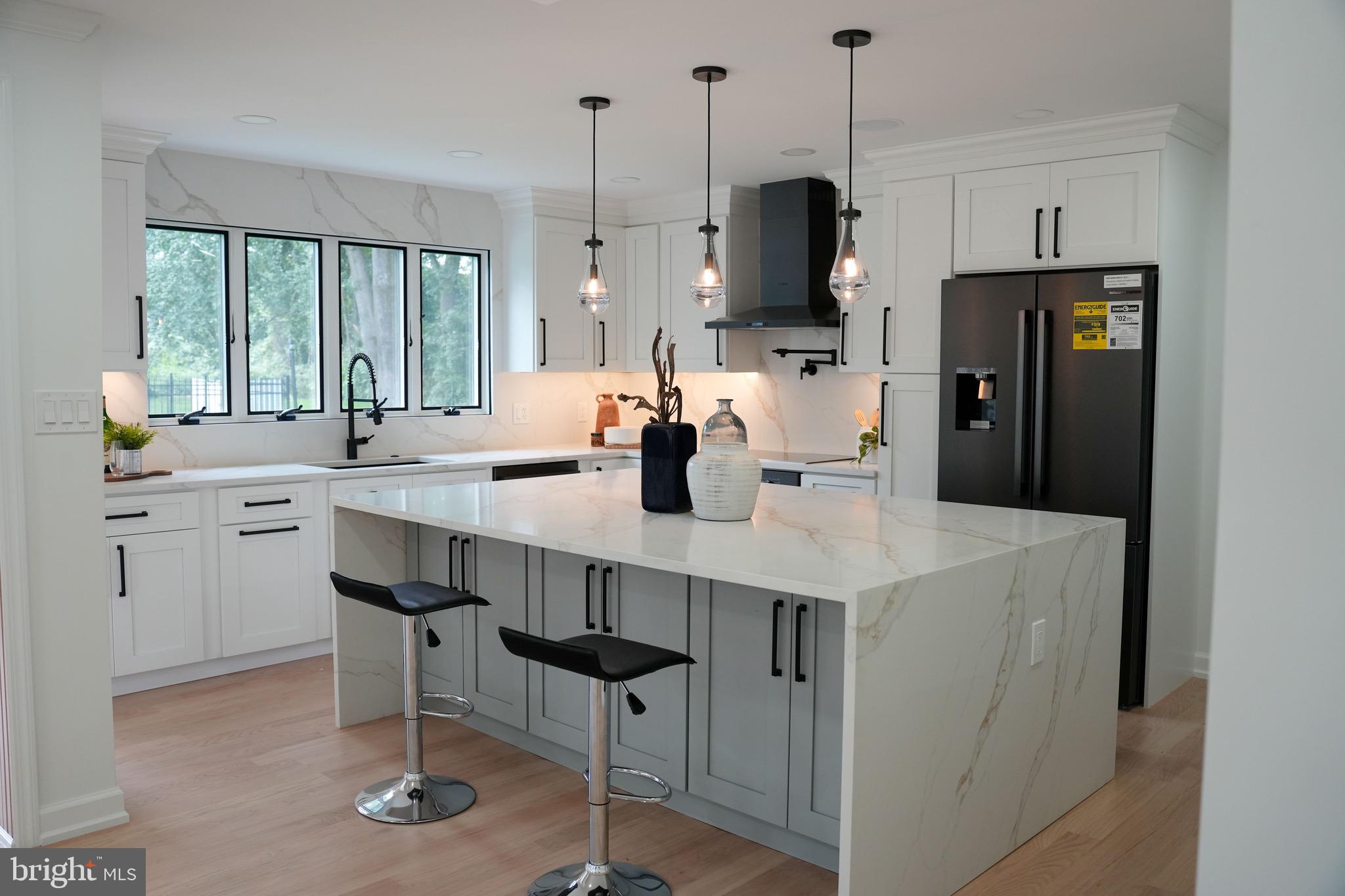 WEST GATE VIL - Residential