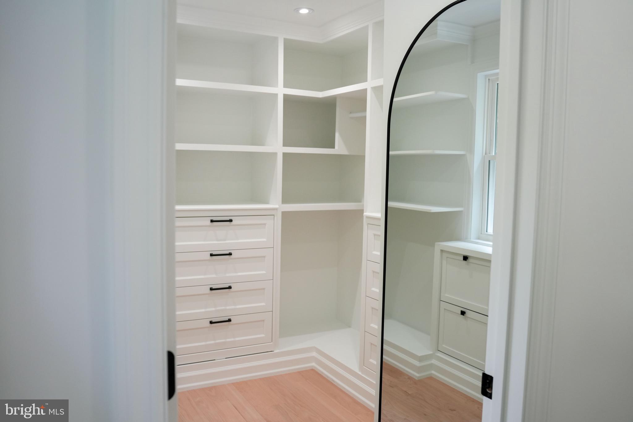 WEST GATE VIL - Residential