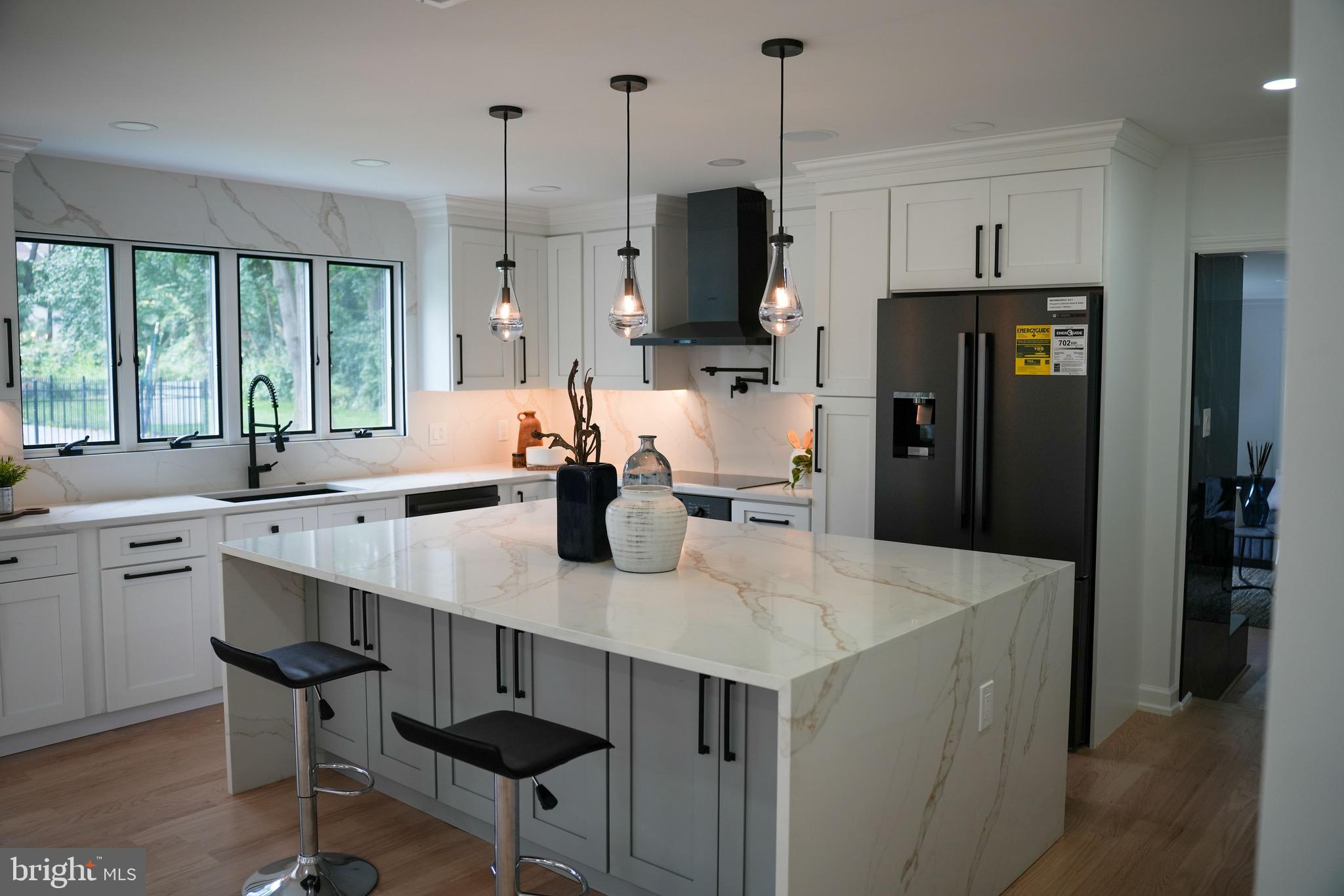 WEST GATE VIL - Residential