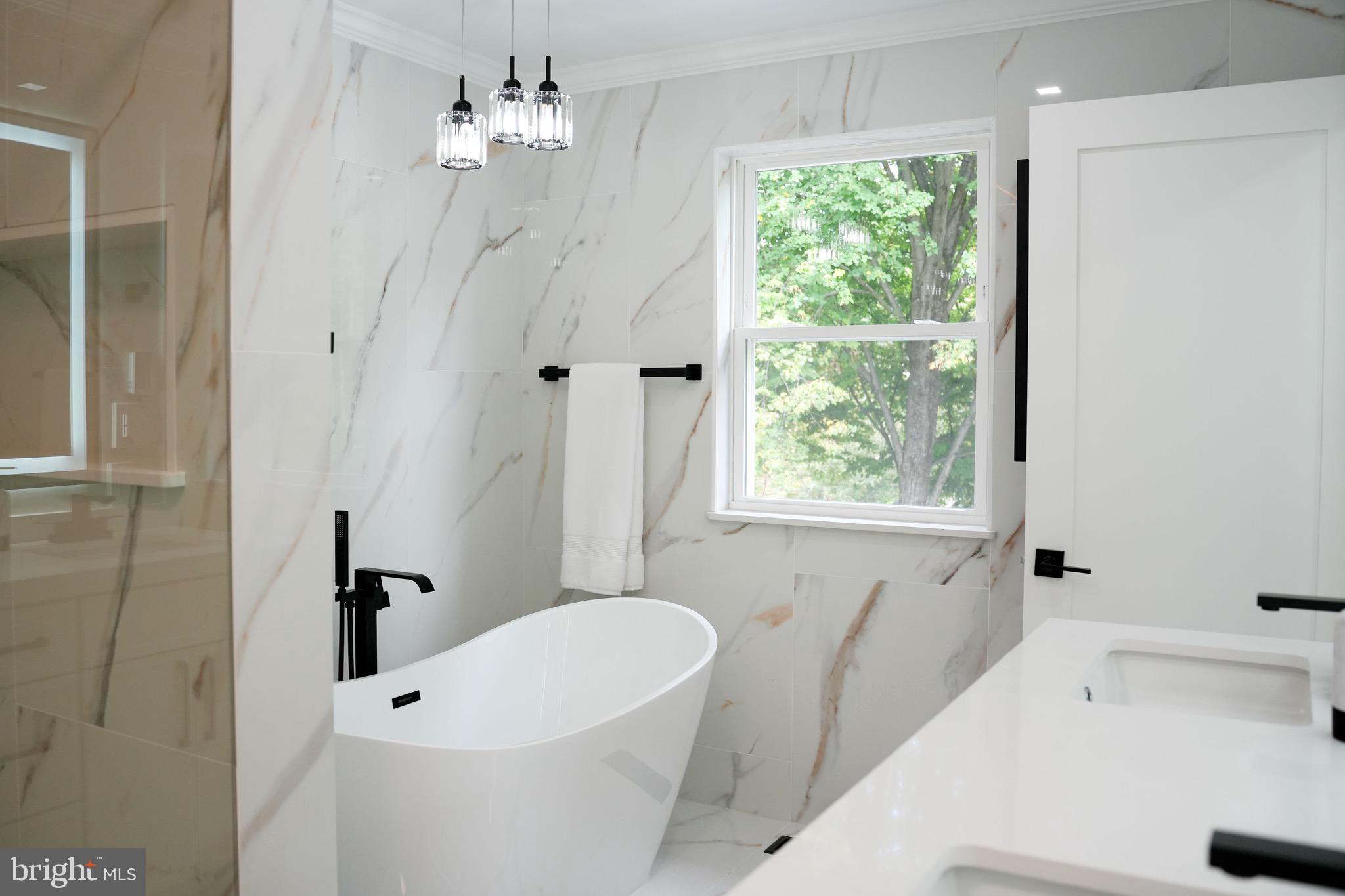 WEST GATE VIL - Residential