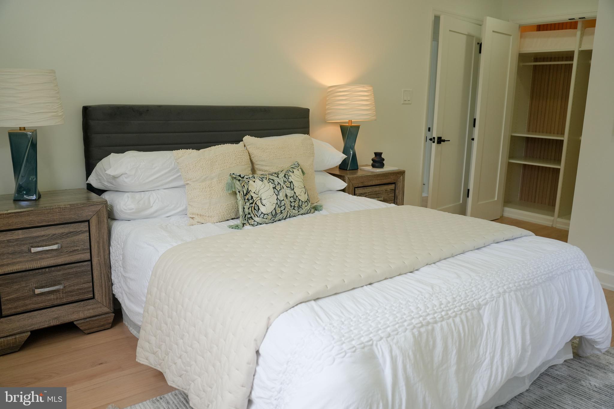 WEST GATE VIL - Residential