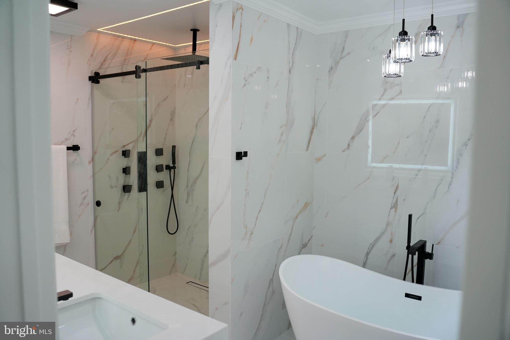 WEST GATE VIL - Residential