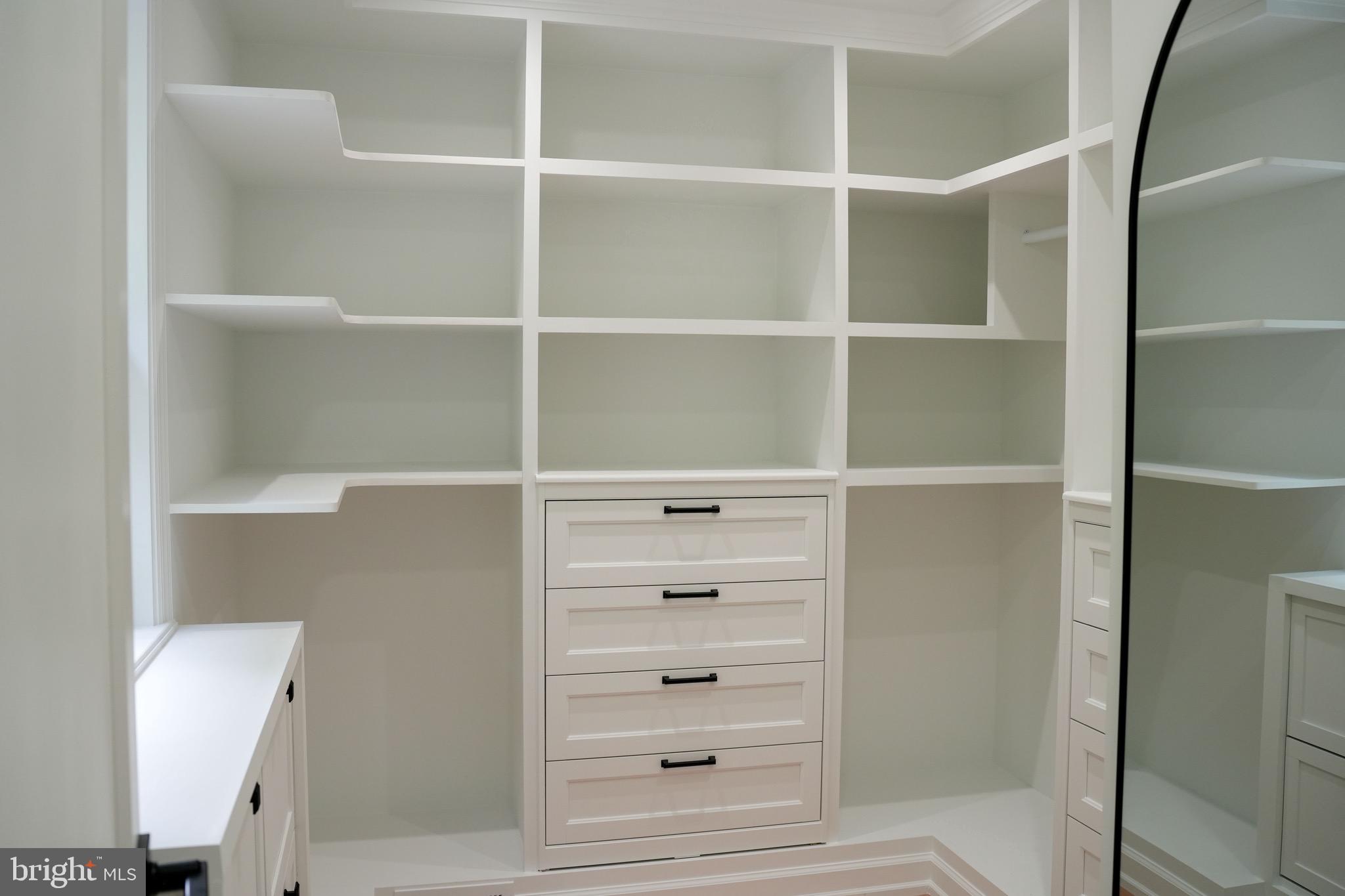 WEST GATE VIL - Residential