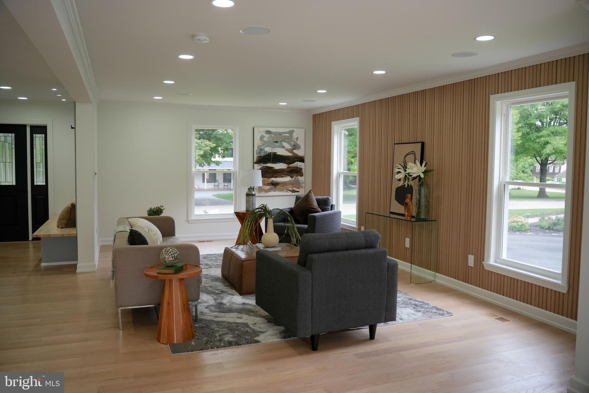 WEST GATE VIL - Residential