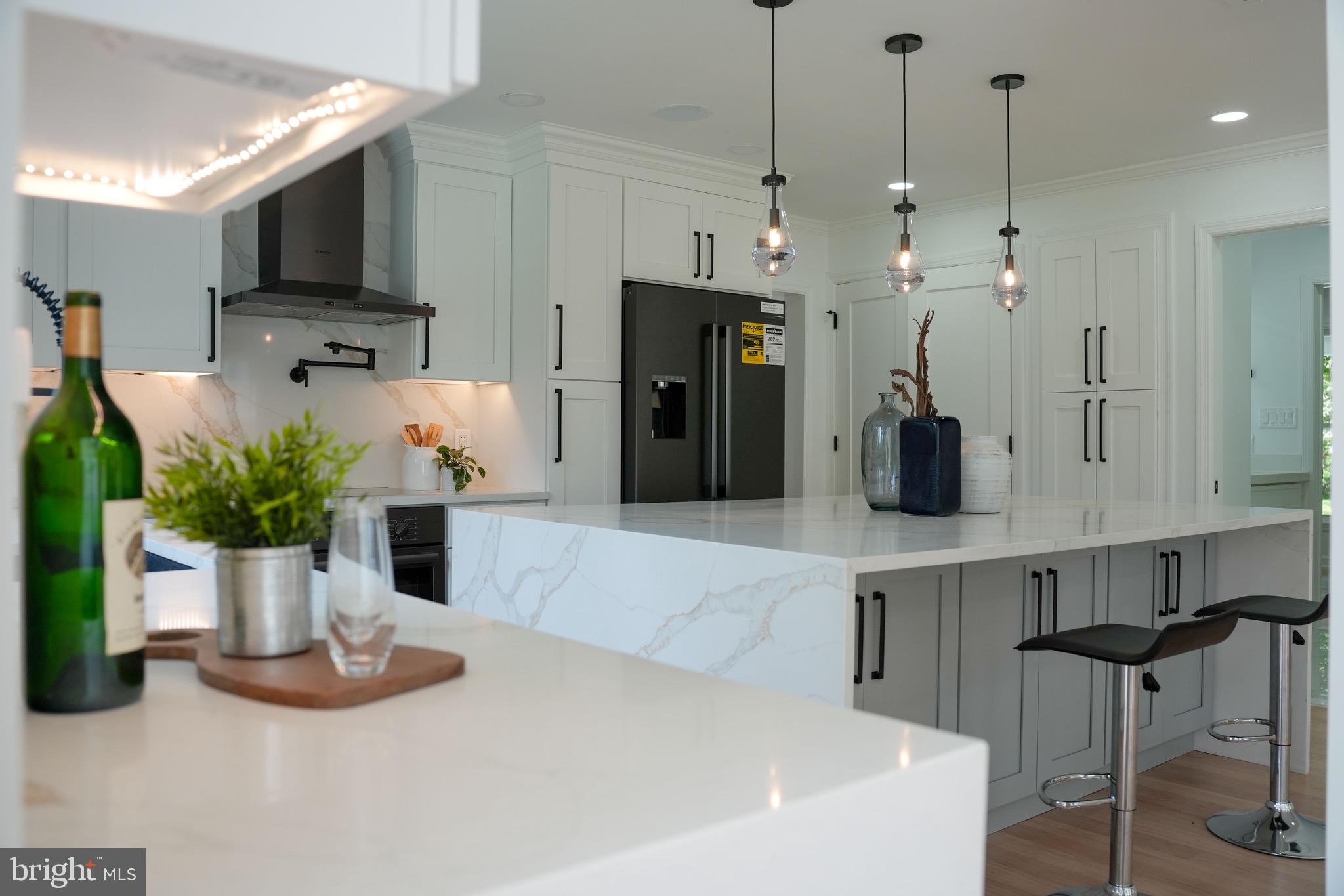 WEST GATE VIL - Residential