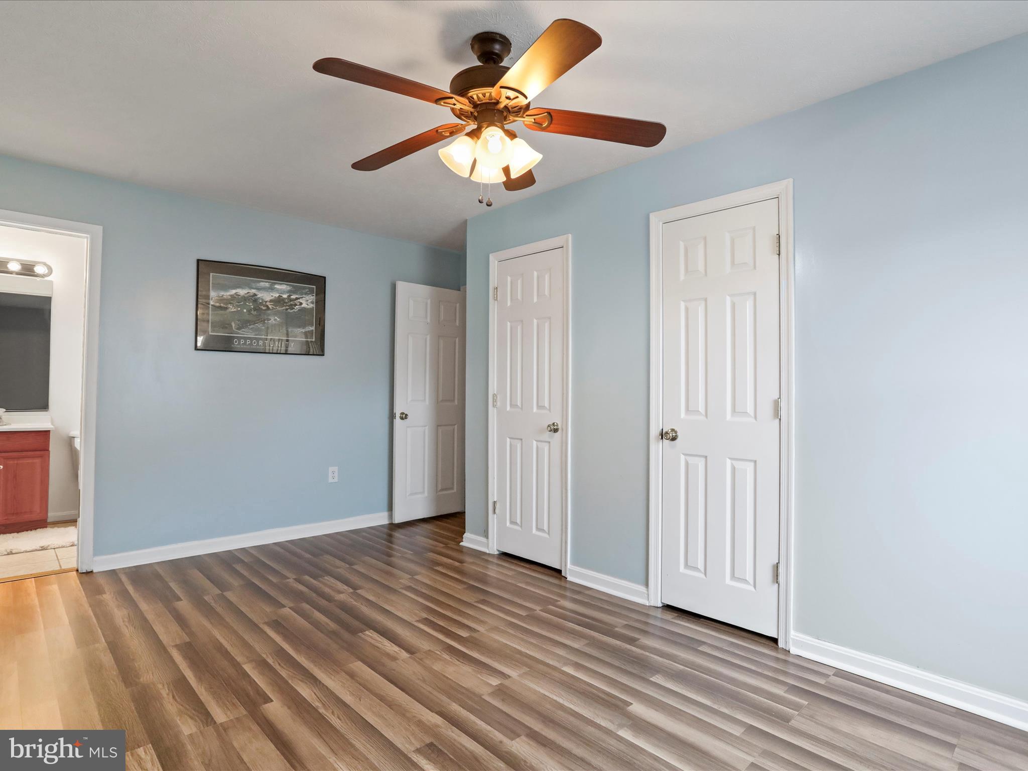 ROYAL VILLAGE - Residential