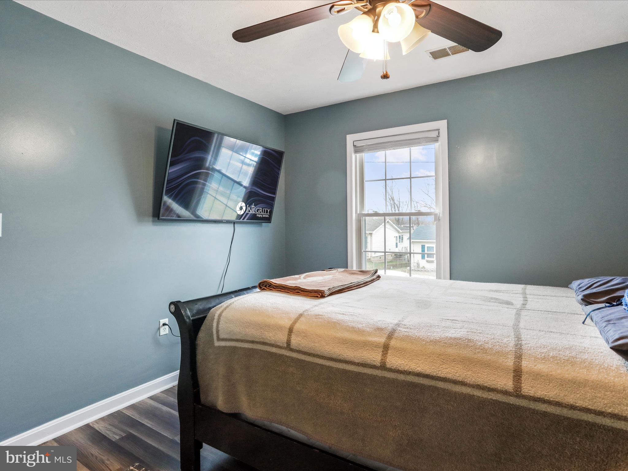 ROYAL VILLAGE - Residential