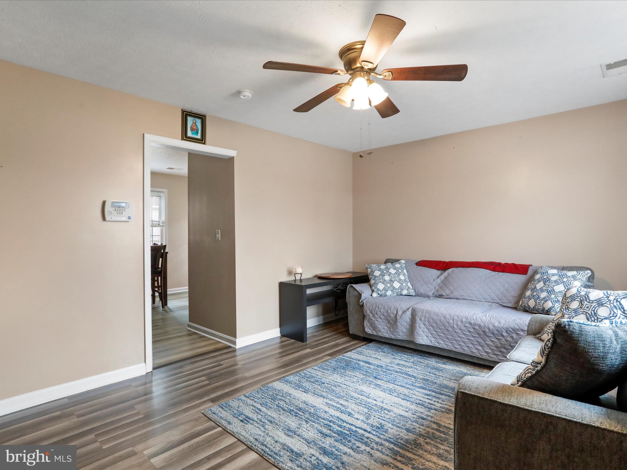 ROYAL VILLAGE - Residential