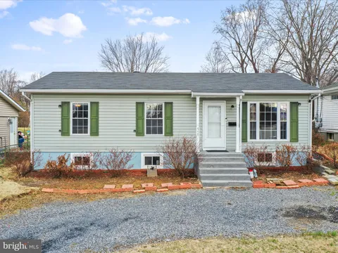 747 W 13th Street, Front Royal, VA MLS: VAWR2010496