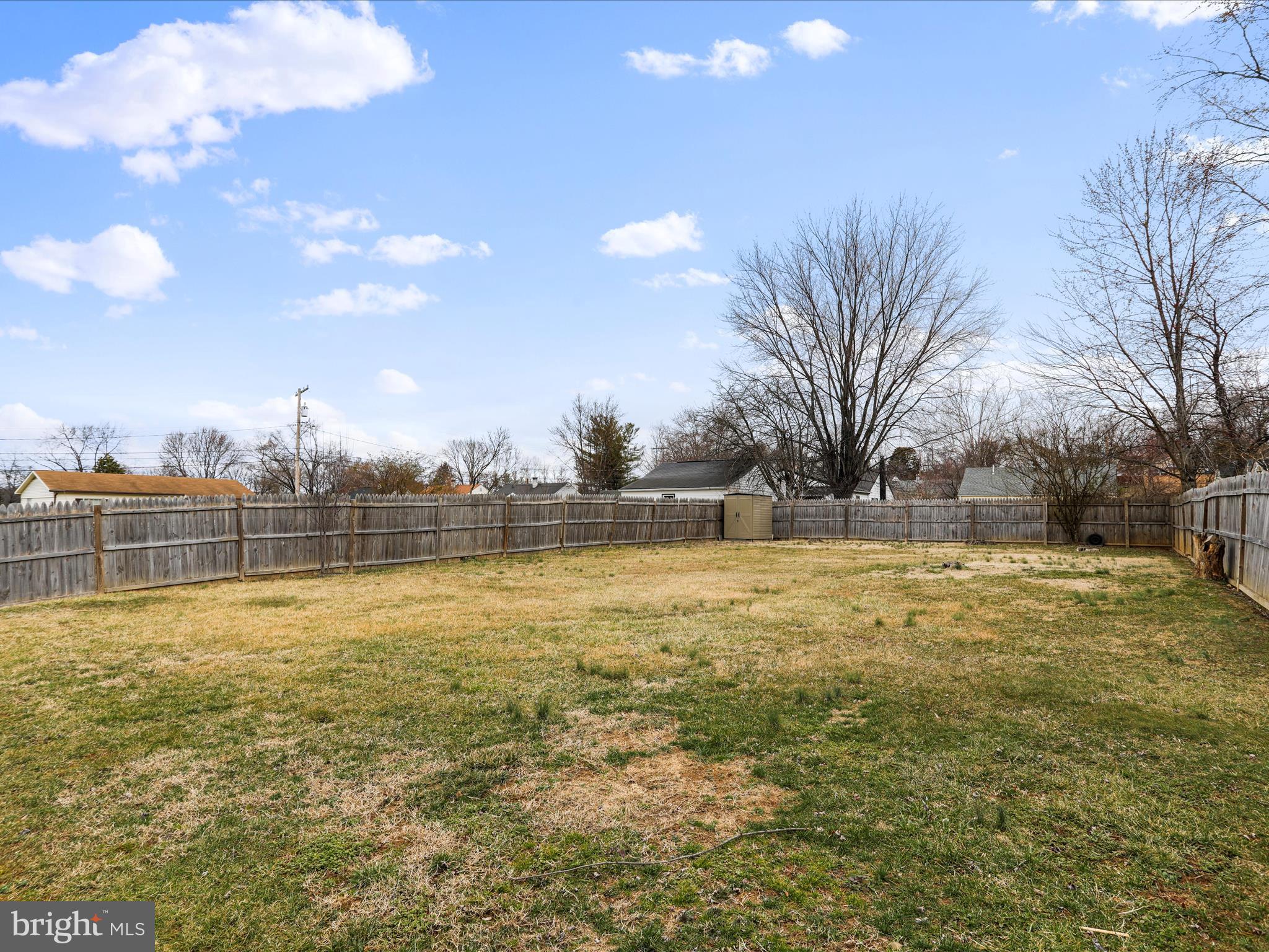 ROYAL VILLAGE - Residential