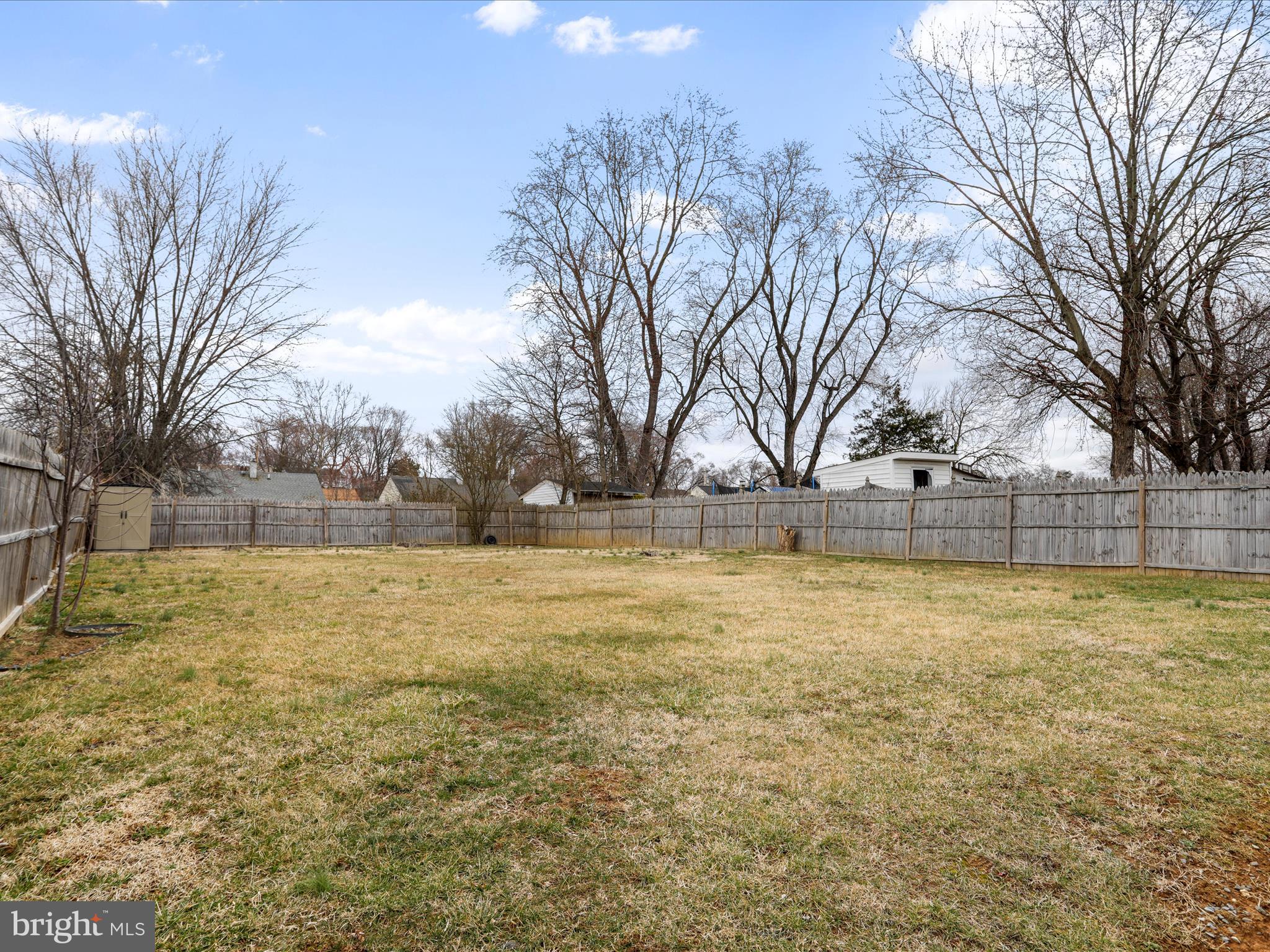 ROYAL VILLAGE - Residential