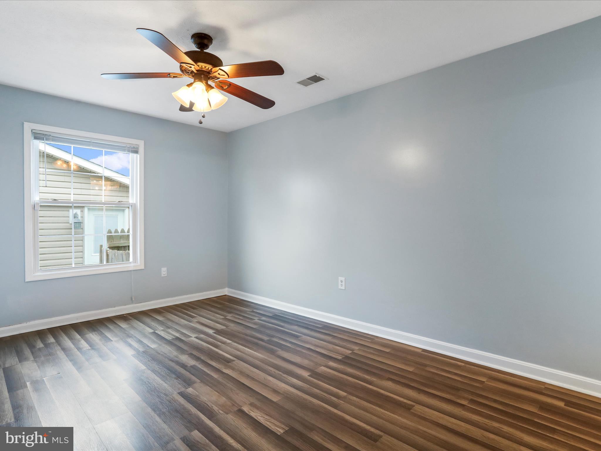 ROYAL VILLAGE - Residential