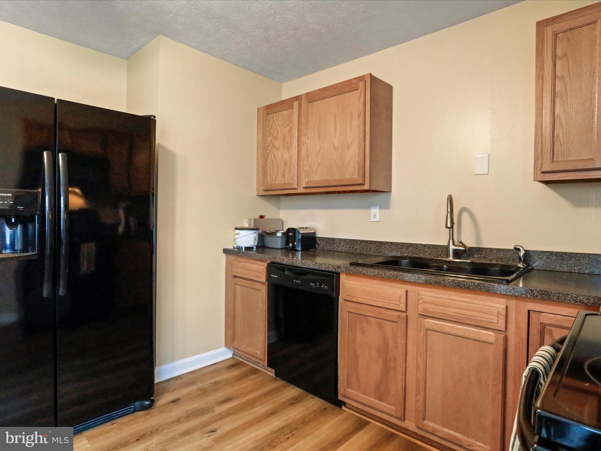 ROYAL VILLAGE - Residential