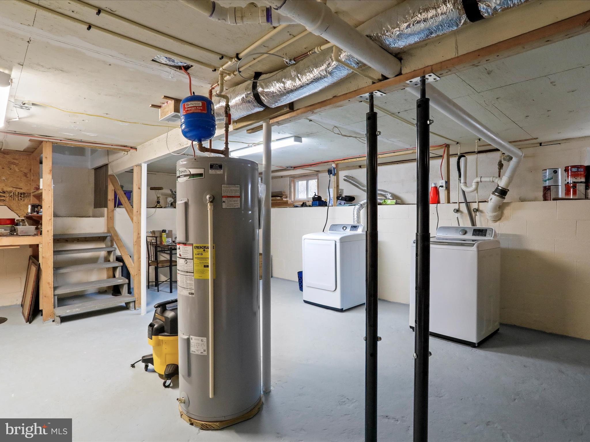 ROYAL VILLAGE - Residential