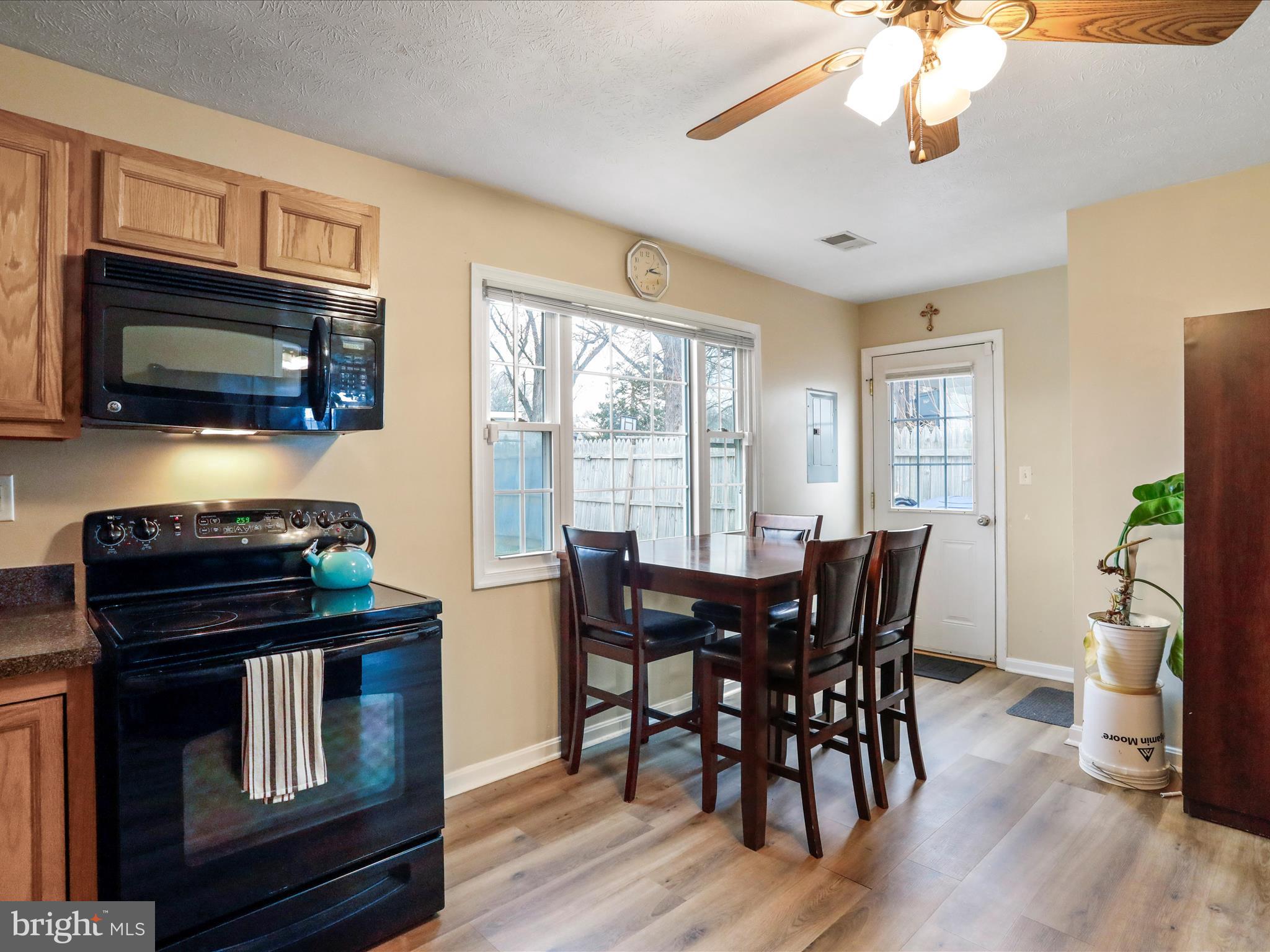 ROYAL VILLAGE - Residential