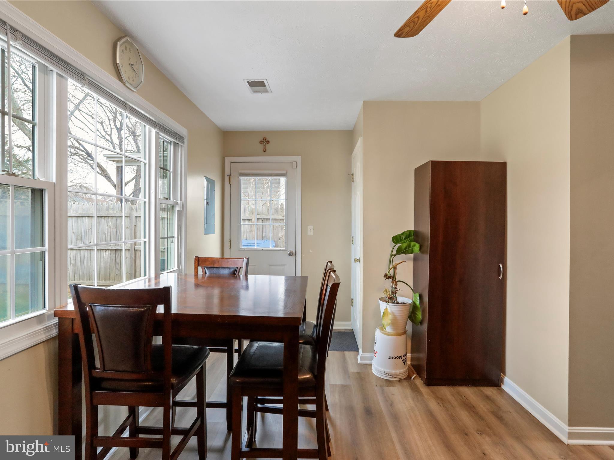 ROYAL VILLAGE - Residential