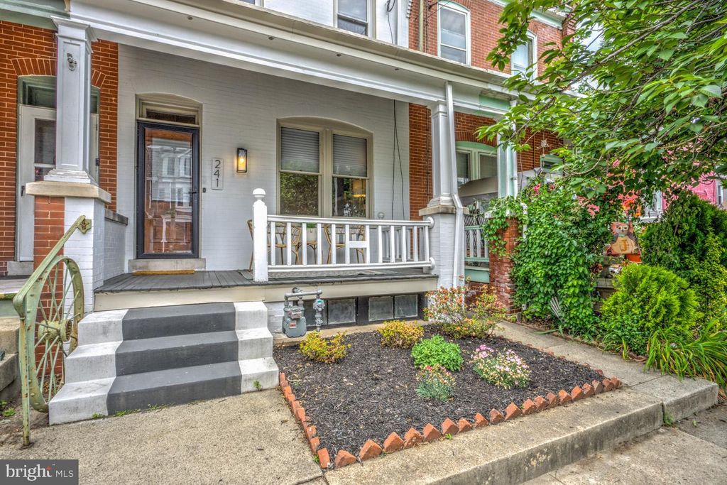 Photo of 241 E CLAY ST, LANCASTER, PA 17602 (MLS # PALA2034432)