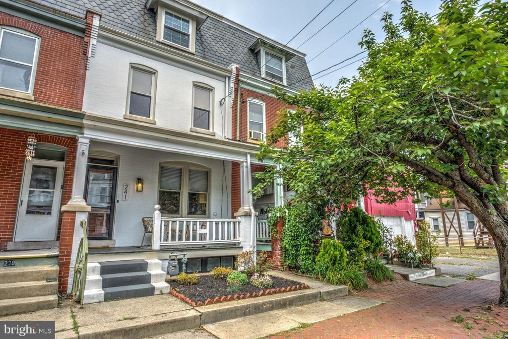 Photo of 241 E CLAY ST, LANCASTER, PA 17602 (MLS # PALA2034432)