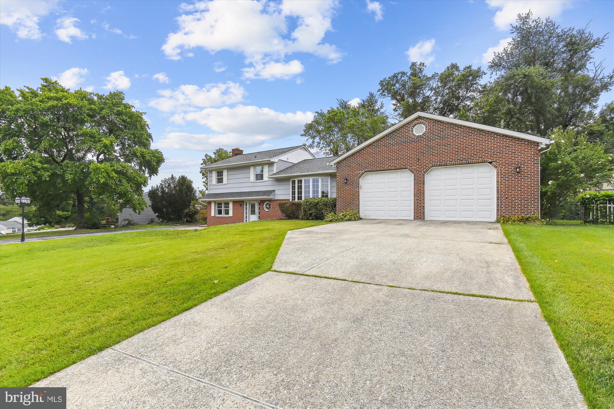 HUNT CLUB ESTATES - Residential