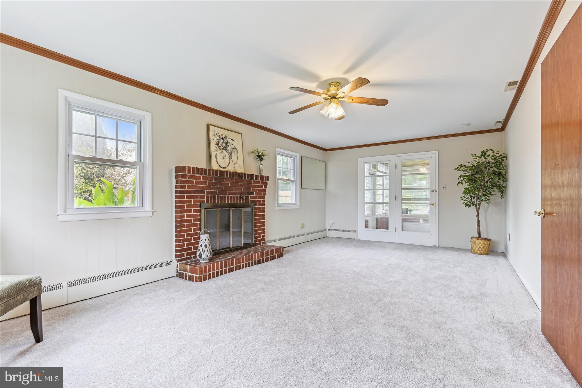 HUNT CLUB ESTATES - Residential