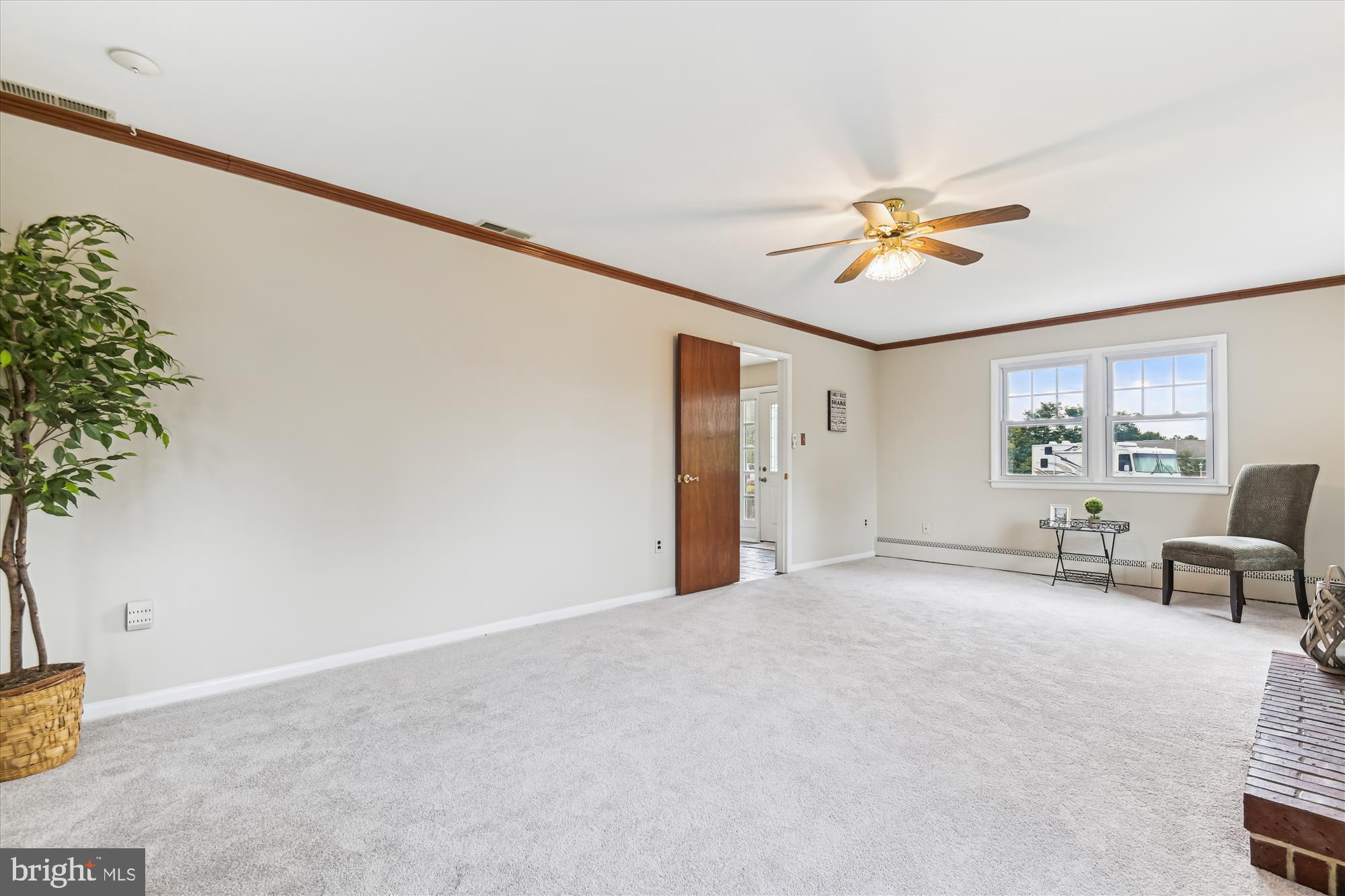 HUNT CLUB ESTATES - Residential