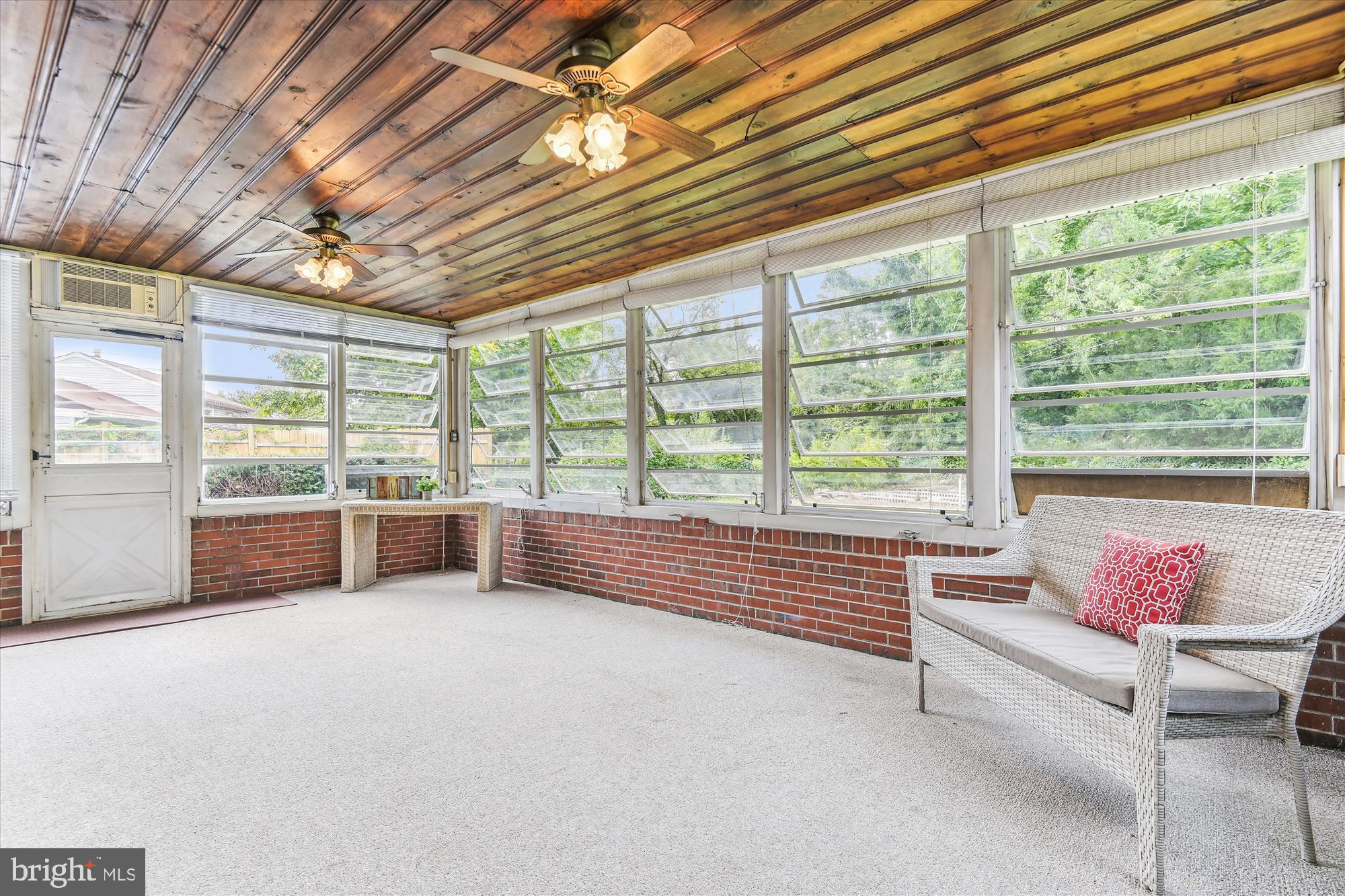 HUNT CLUB ESTATES - Residential