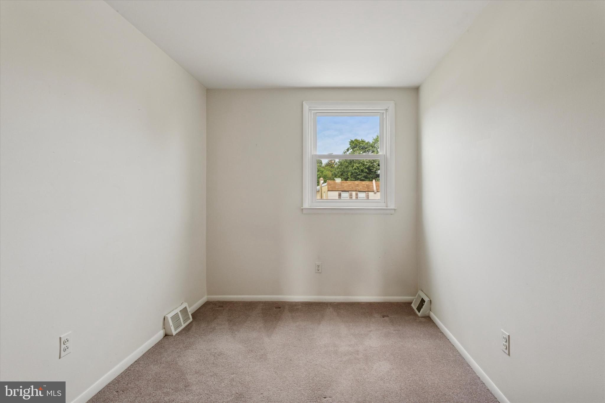 ROXBOROUGH - Residential